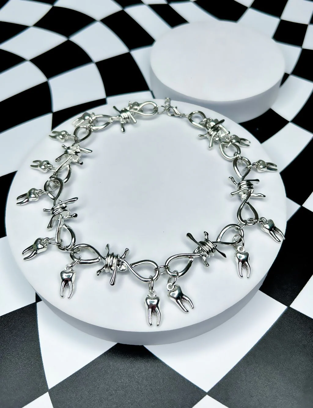 BARB & TEETH CHAIN NECKLACE - Image 3
