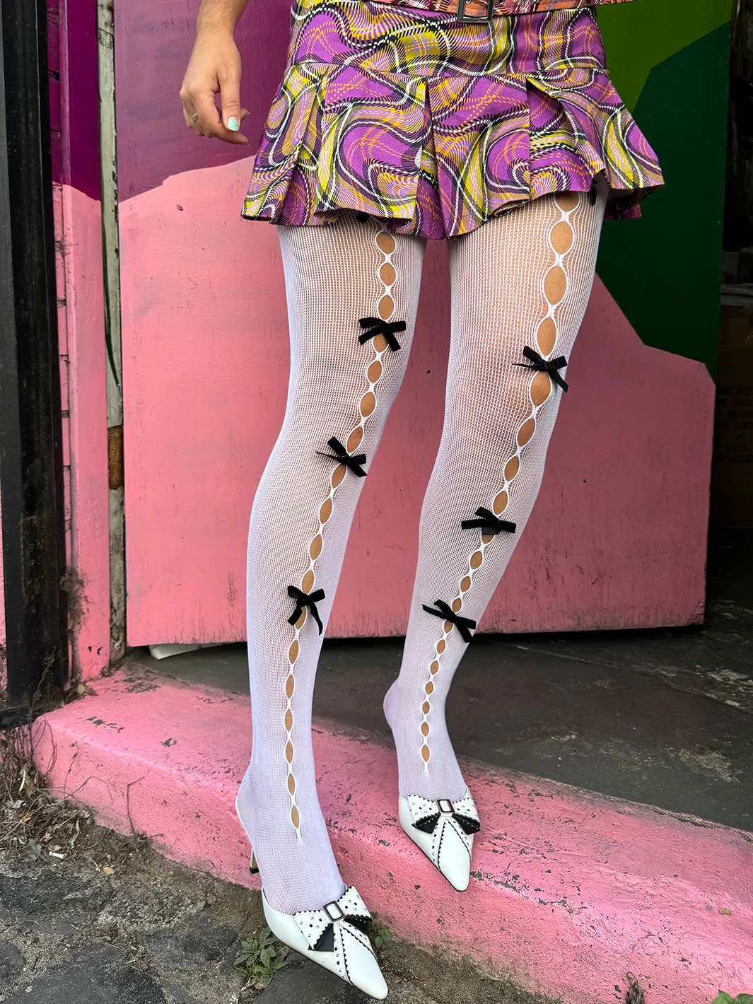 BOW FISHNETS - WHITE/BLACK - Image 4