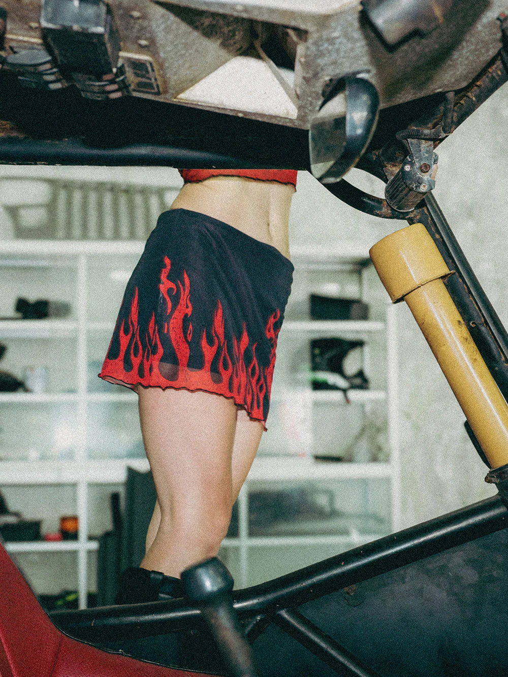 BURNER MESH SKIRT - BLACK/RED - Image 4