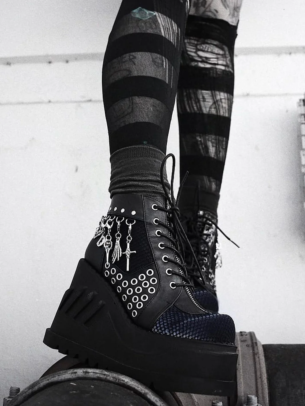 DEMONIA STOMP-18 - BLACK & GREY  ✰ PRE ORDER ✰ - Image 2