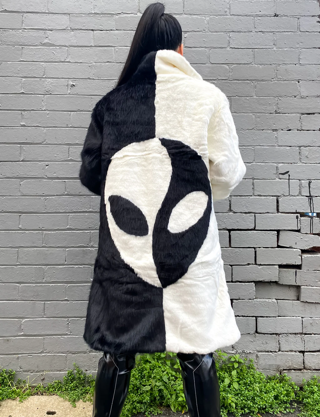 *EXCLUSIVE COLLAB* ALIENS EXIST FAUX FUR JACKET ✰ MADE 4 U ✰ - Image 4