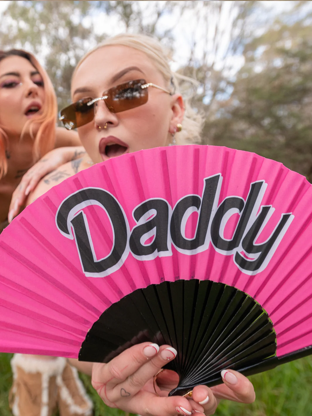*EXCLUSIVE* DADDY DOOF FAN - Image 3