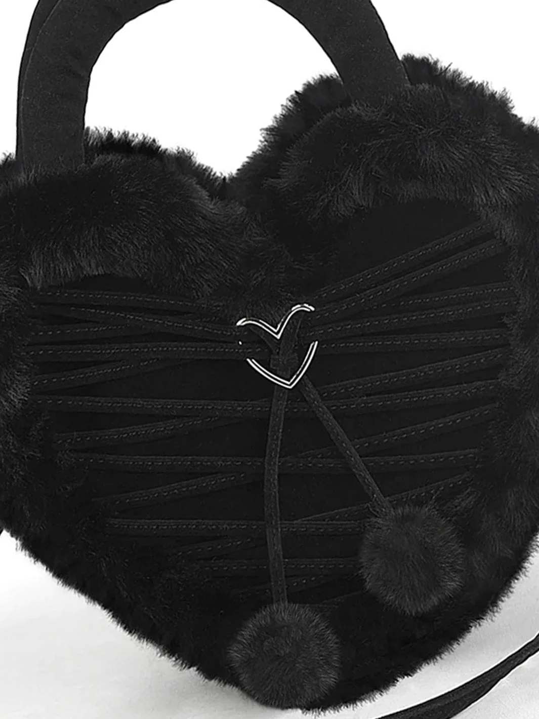 FAUX HEART SHAPED PURSE - BLACK - Image 4
