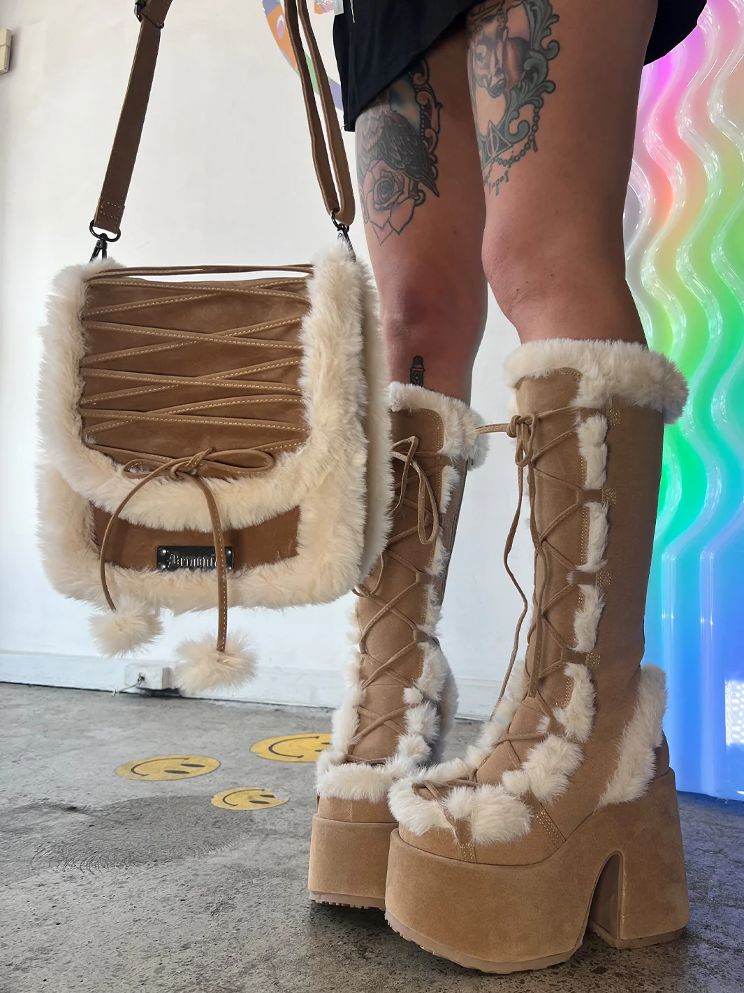 FAUX SUEDE & FUR CROSS BODY BAG - CAMEL ✰ PRE ORDER ✰ - Image 2