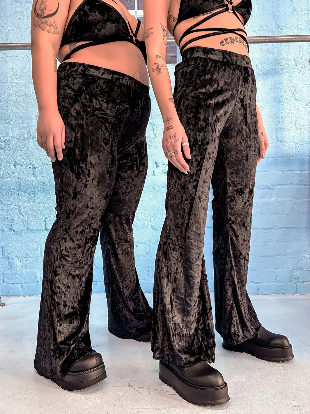 FLARES - BLACK VELVET - Image 2