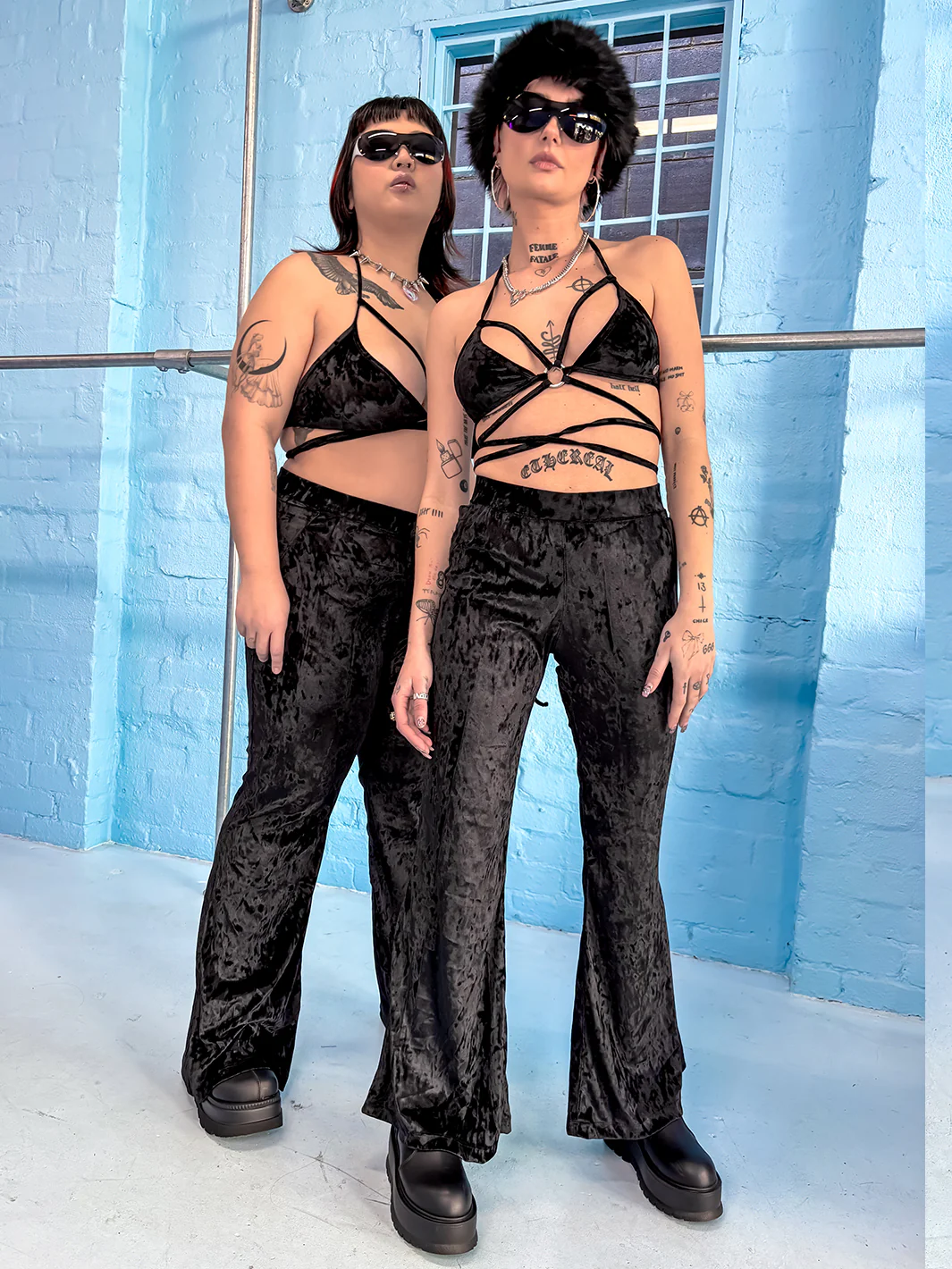 FLARES - BLACK VELVET - Image 4