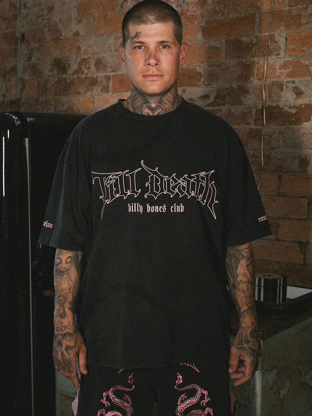 HOPELESS ROMANTIC TEE - WASHED BLACK