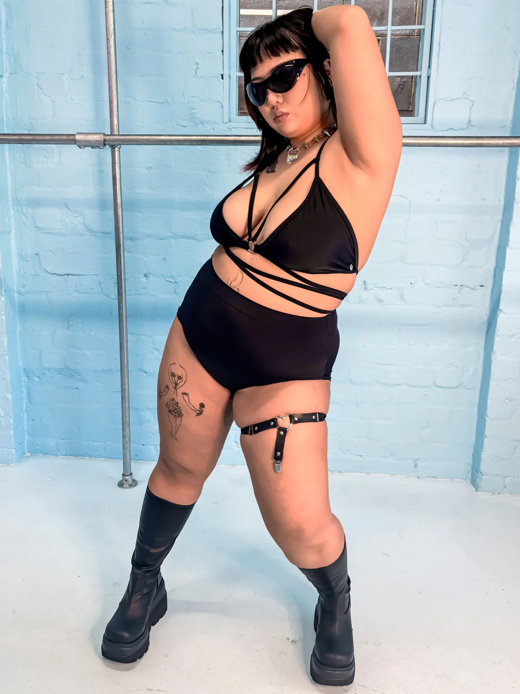 HOT SHORTS - FLAT BLACK - Image 3