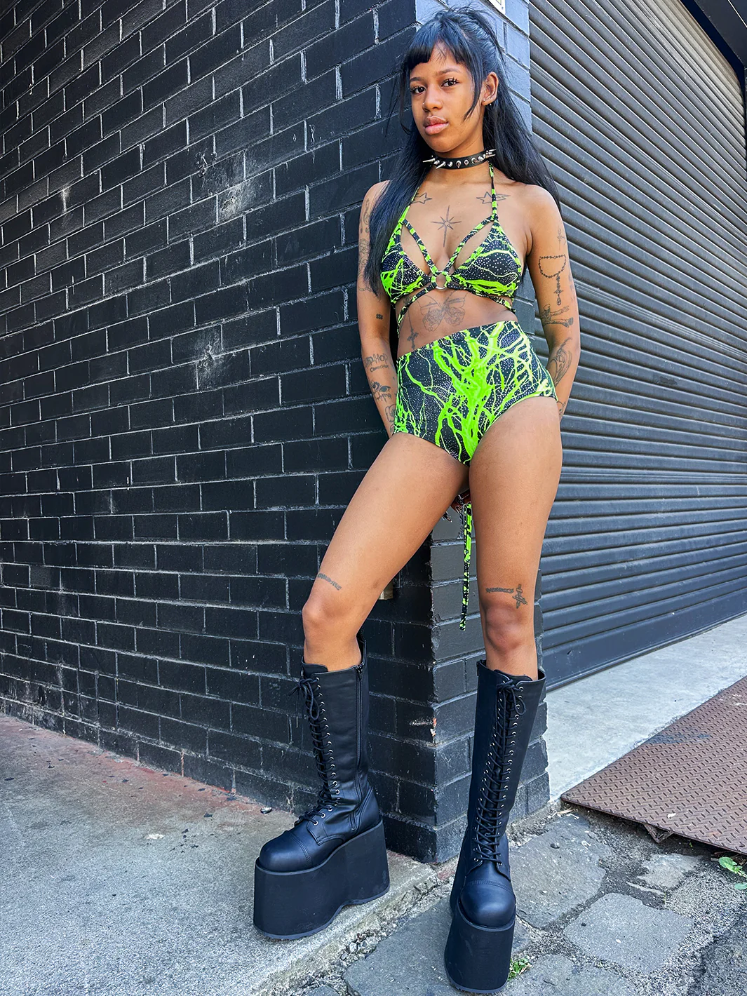 HOT SHORTS - GREEN VOLTAGE - Image 3