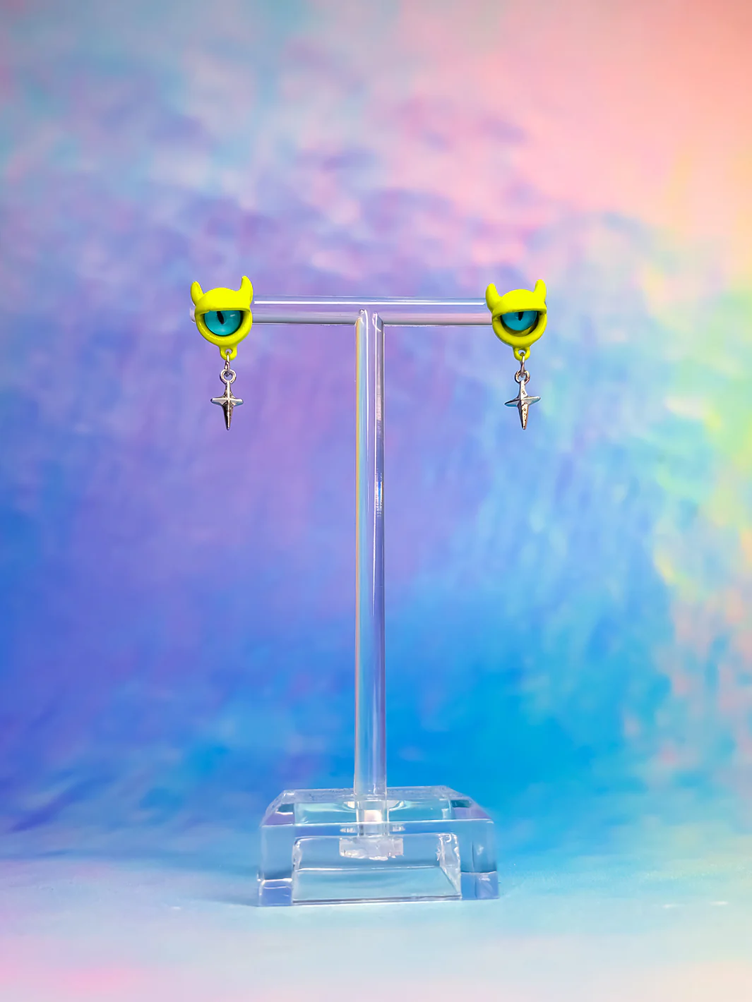 MONSTER EYE CROSS EARRING - GREEN