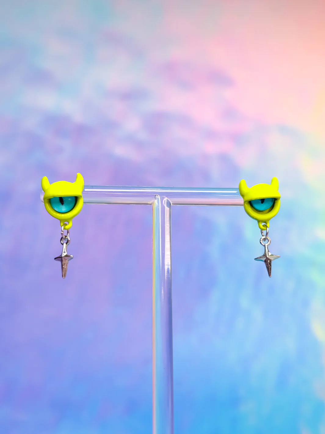 MONSTER EYE CROSS EARRING - GREEN - Image 2