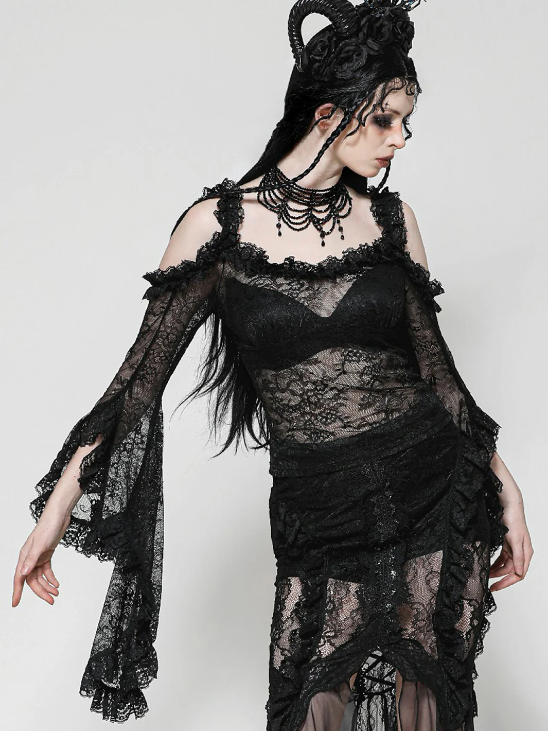 ONYX LACE FLARE SLEEVE TOP