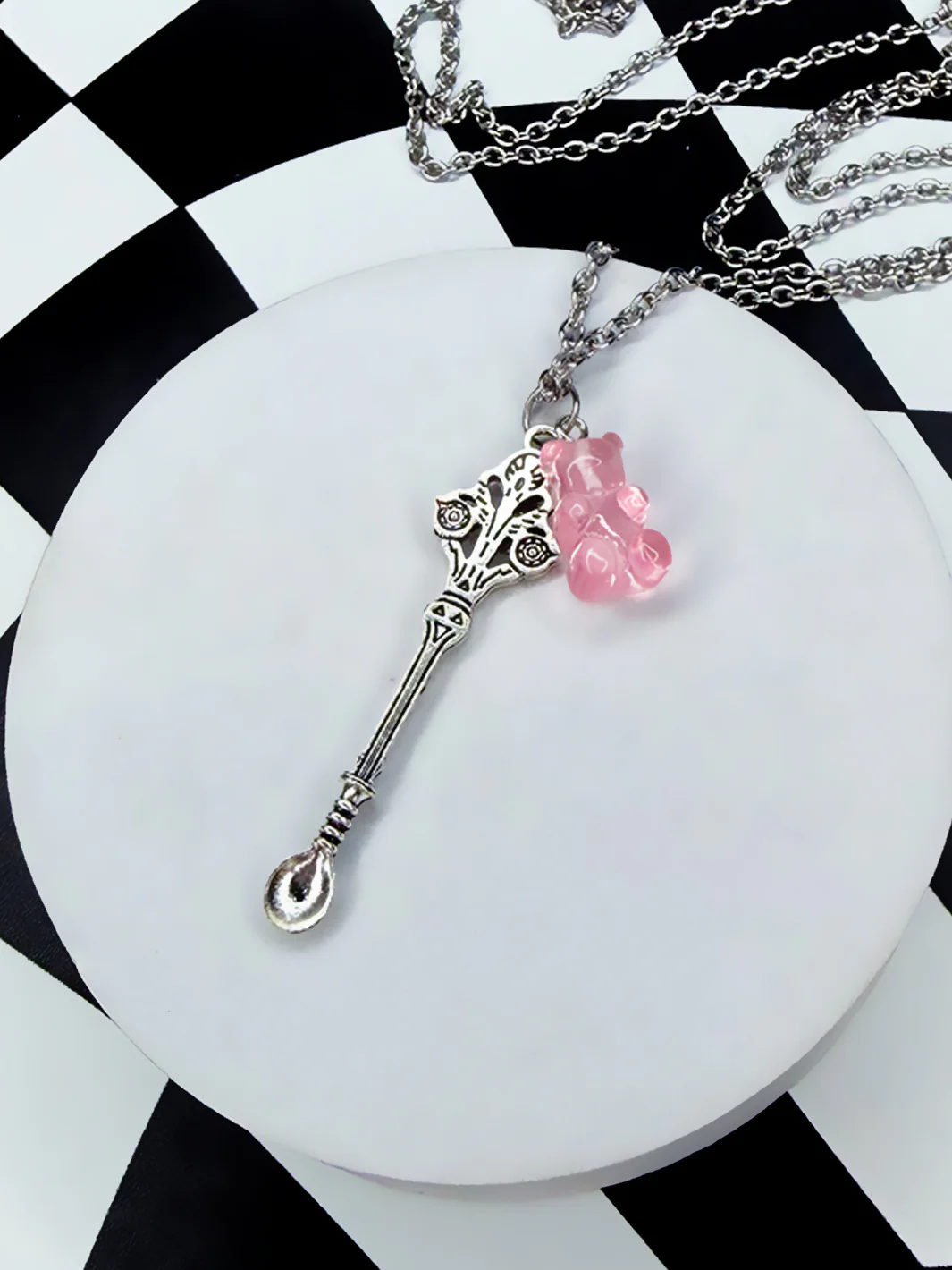 ROYAL GUMMI SCOOP NECKLACE - BABY PINK