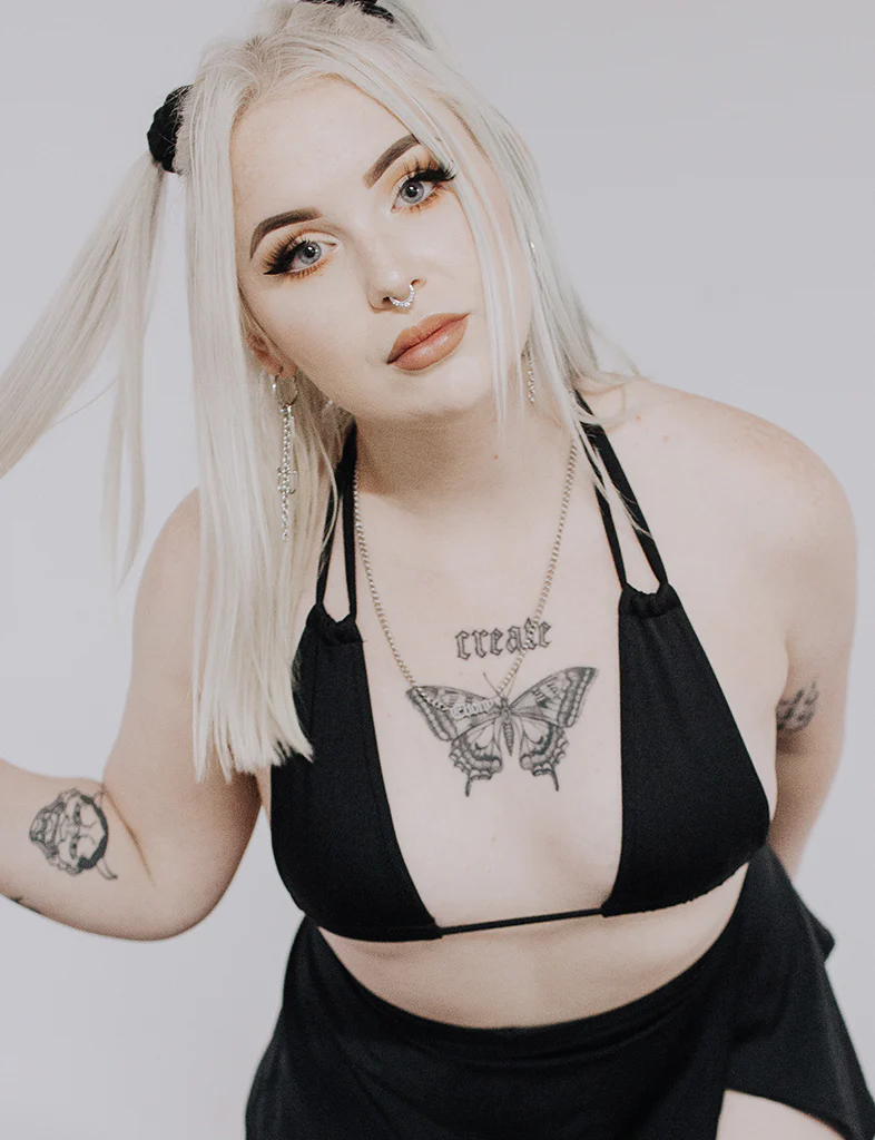 SHAE TRIANGLE BIKINI TOP - Image 2
