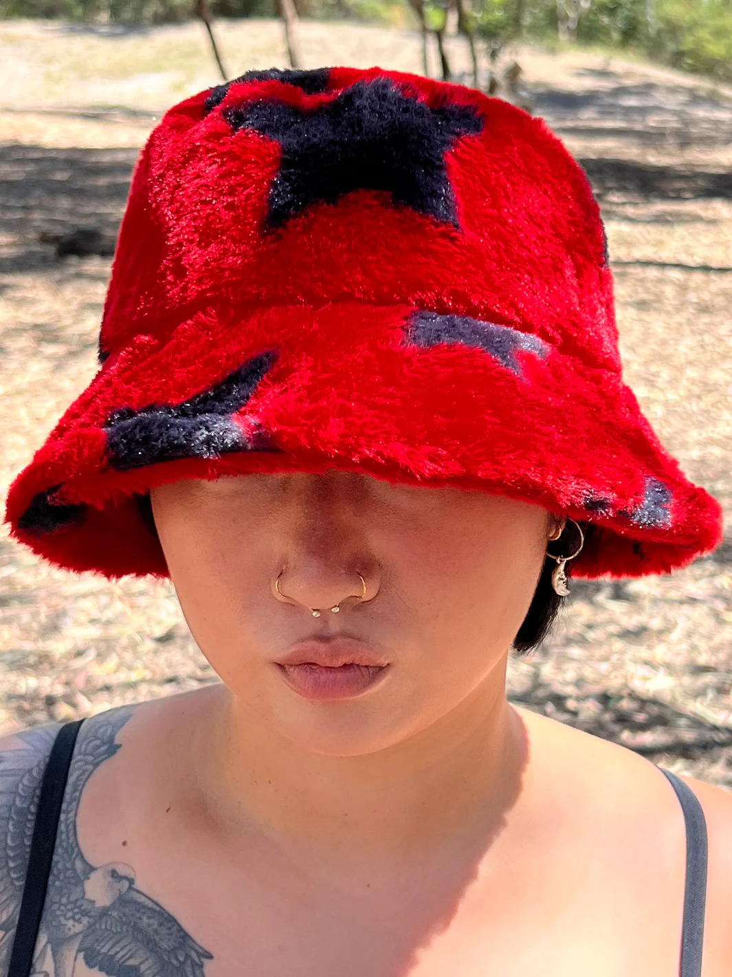 STAR FUZZY HAT - RED - Image 2